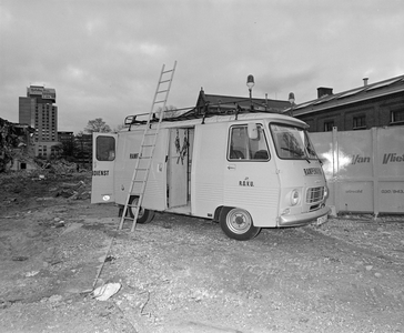 884781 Afbeelding van een voertuig van de rampendienst van de R.O.V.U. (Samenwerkingsverband Ruimtelijke Ordening, ...